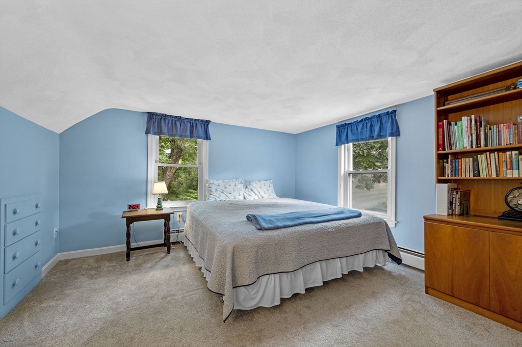 8 Risley Rd, Marblehead Neck