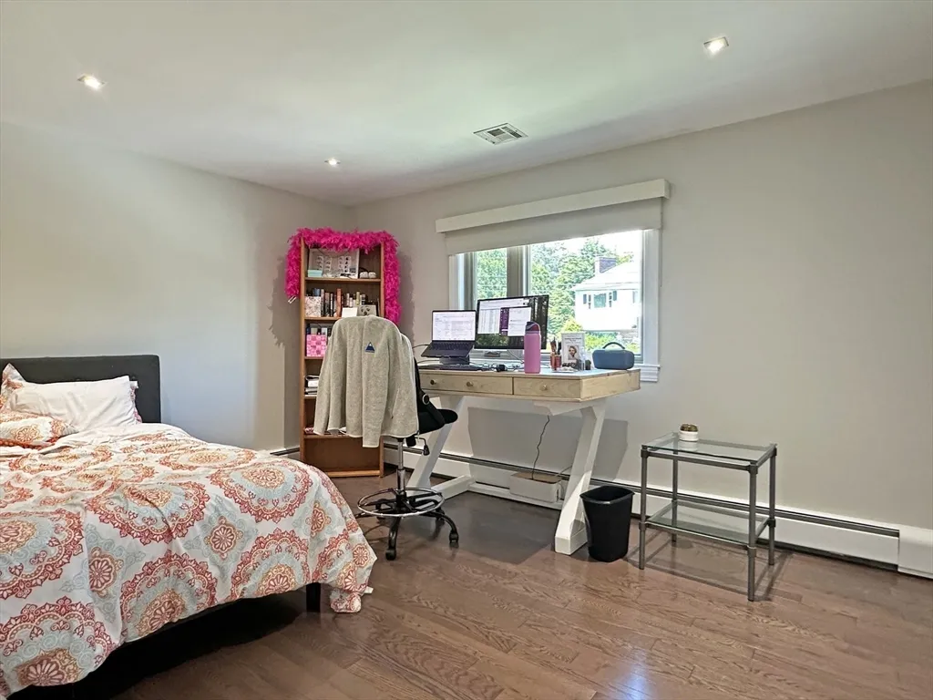 6 Brownson Ter, Jamaica Plain