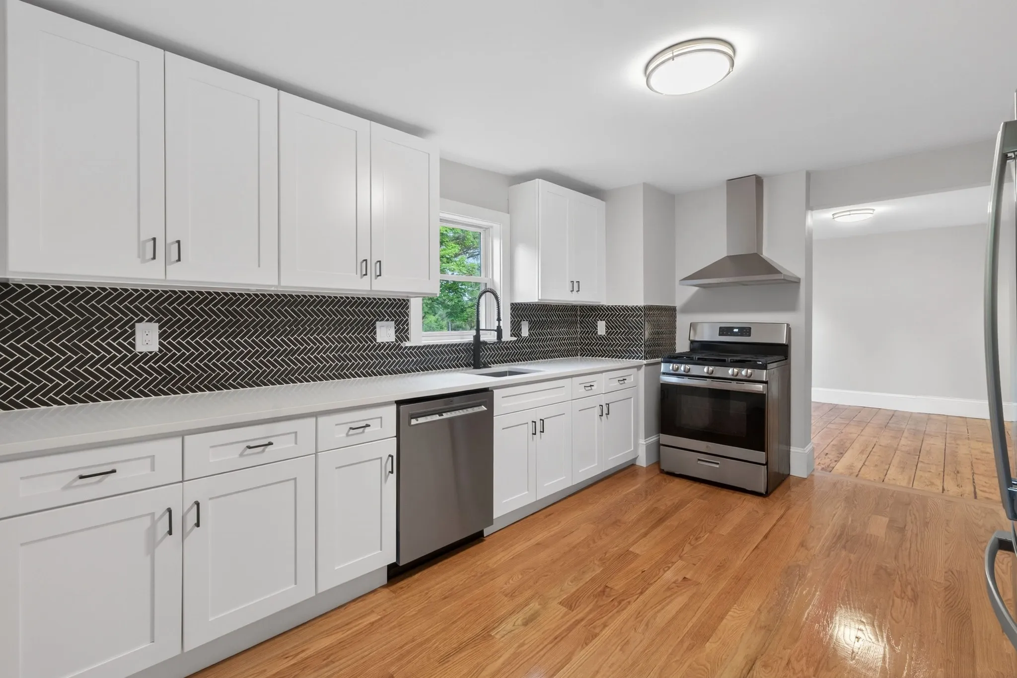 114 Woodstock St, West Somerville