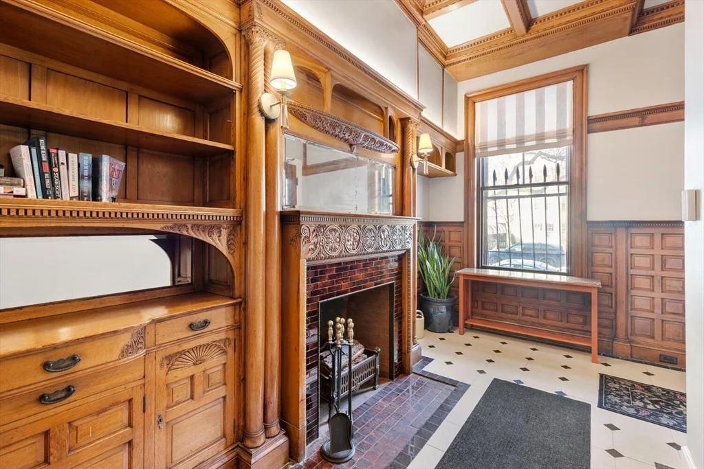 263 Beacon St, Back Bay