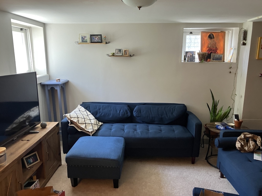 73 Lowell St, Spring Hill