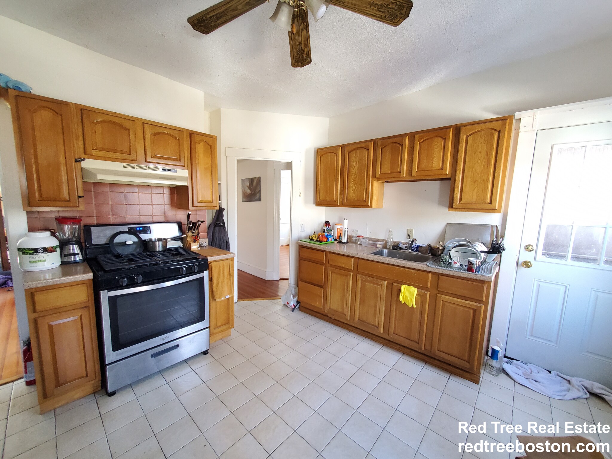 385 Pond Ave, Brookline