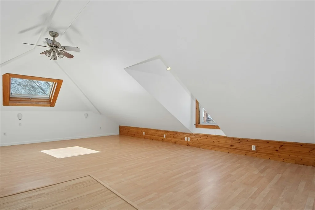 78 Grove St, Gloucester