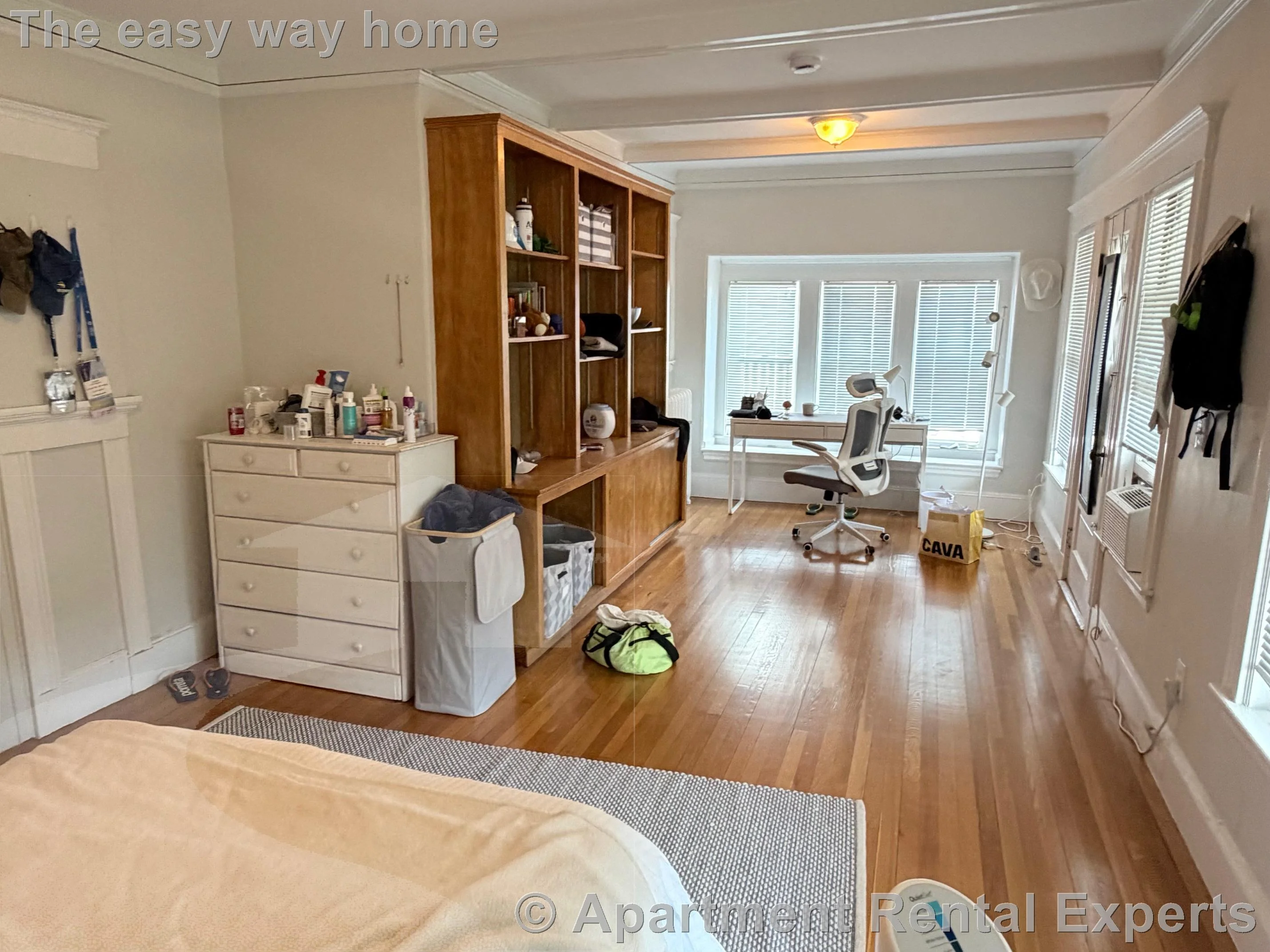 34 Leonard St, Tufts