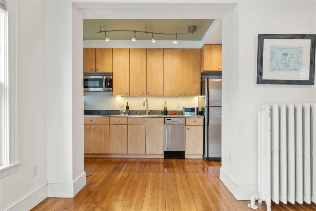 10 Bowdoin St, Neighborhood Nine