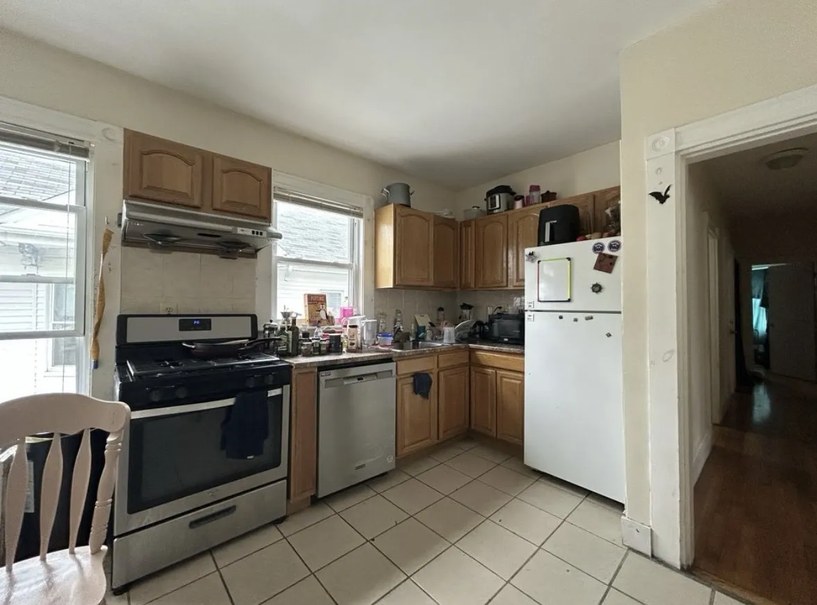 110 Murdock St, Oak Square