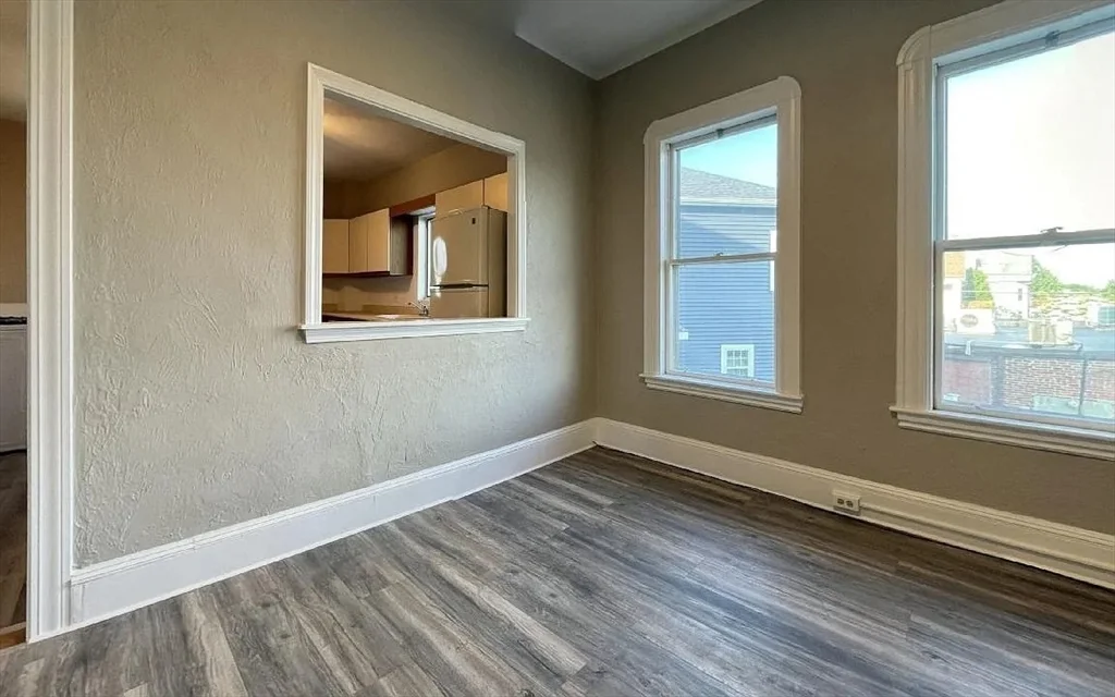 92 Summer St, Everett