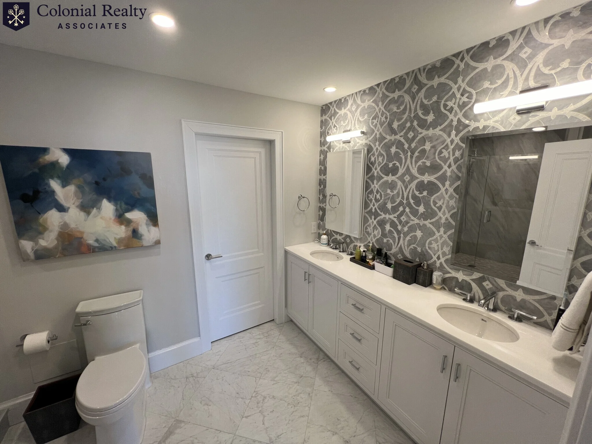 83 East India Row, Downtown