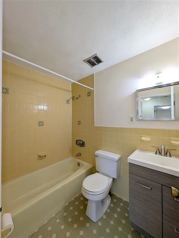 86 Newbury St, Teele Square