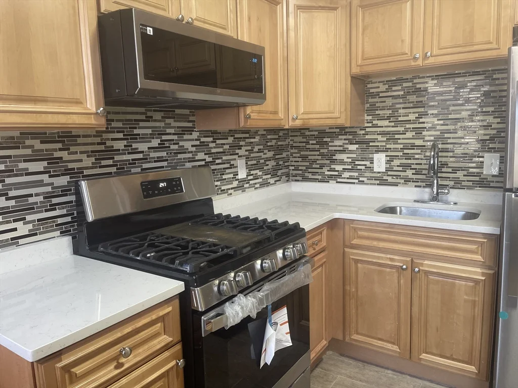 1002 River St, Hyde Park