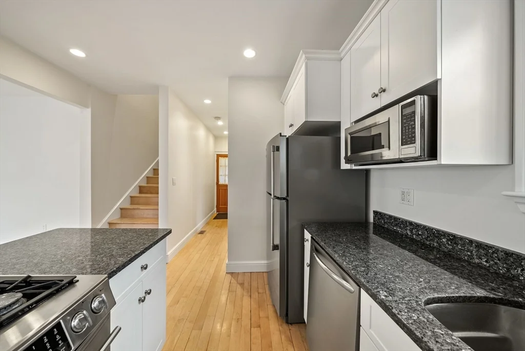 2536 Massachusetts Ave, North Cambridge