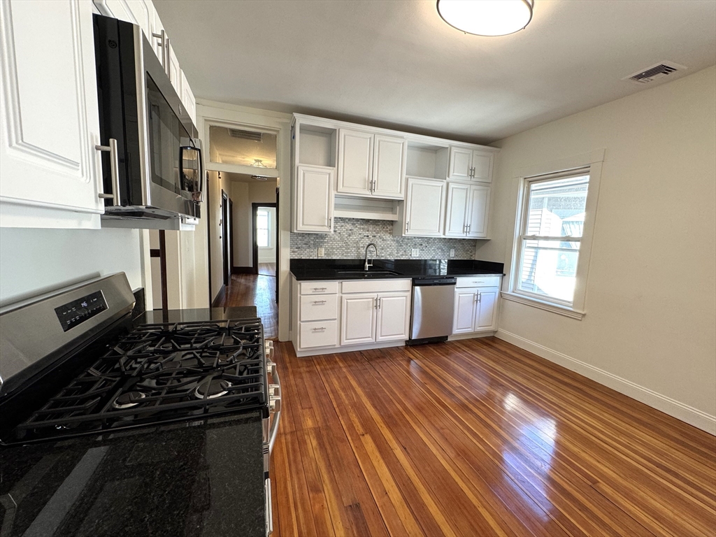 11 East Milton Rd, Brookline