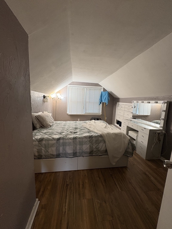 643 Beacon St, Centralville