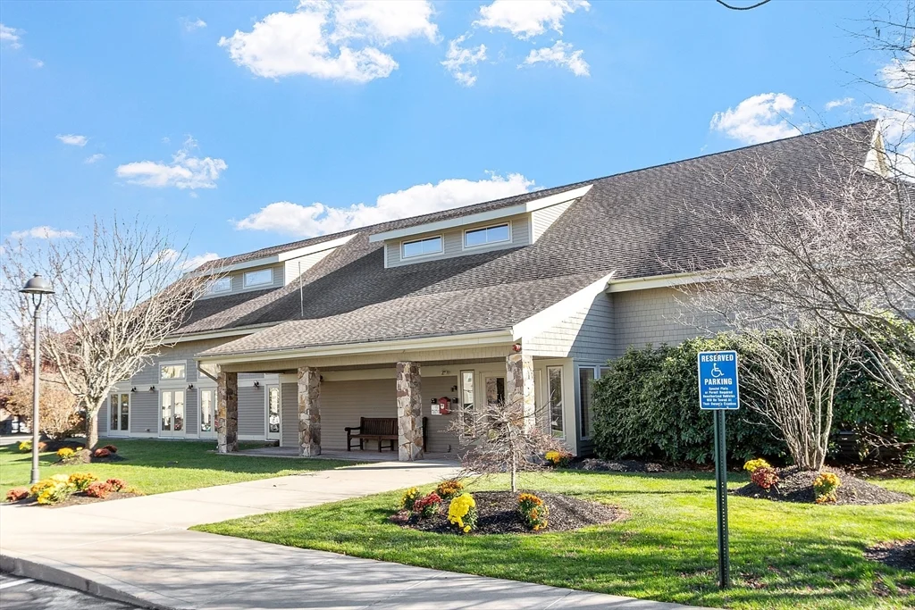 3 Harvest Dr, North Andover