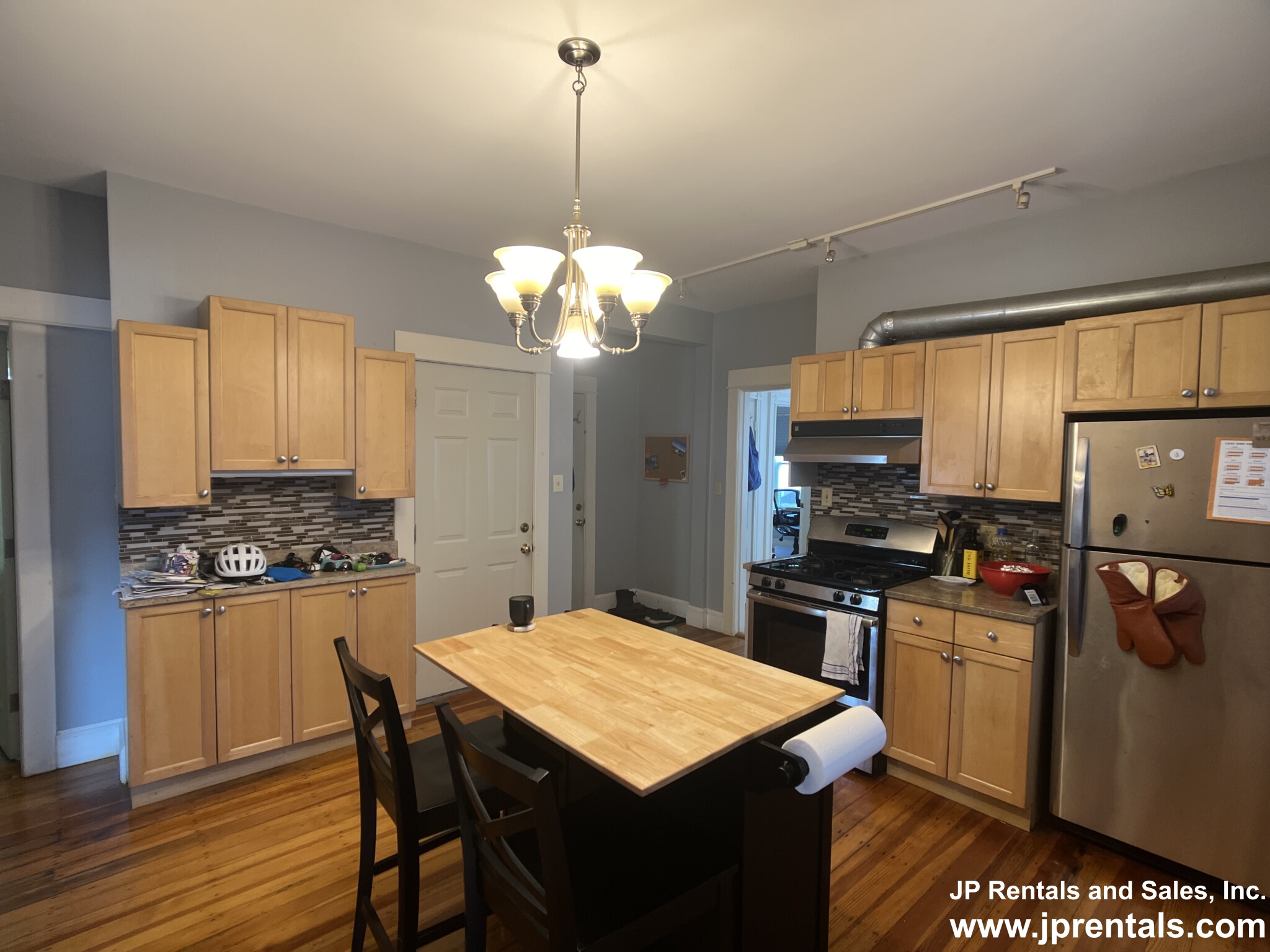55 Rossmore Rd, Jamaica Plain
