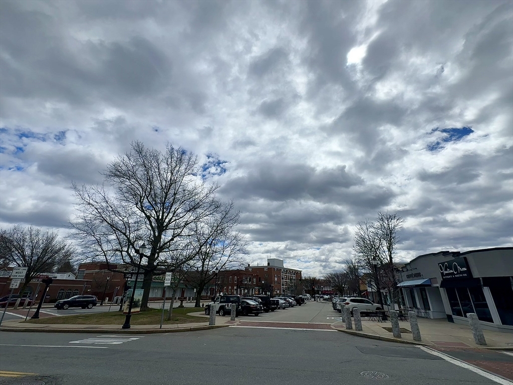 239 Main St, Reading