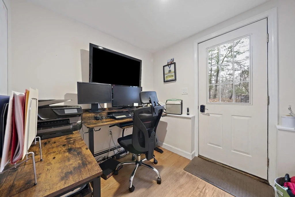 20 Trayer Rd, Canton