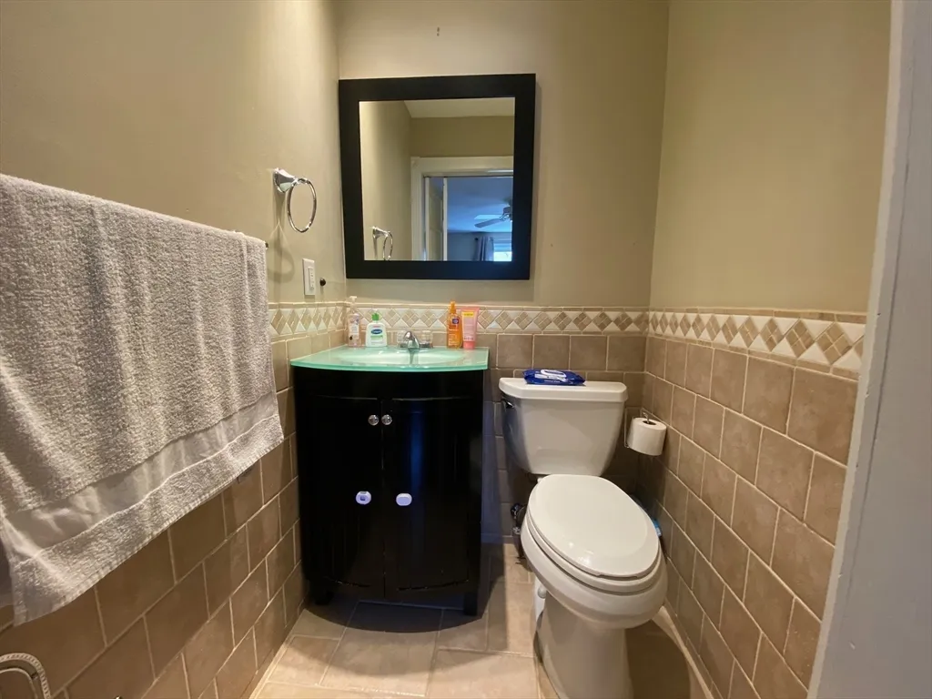 4 Shadowbrook Ln, Milford