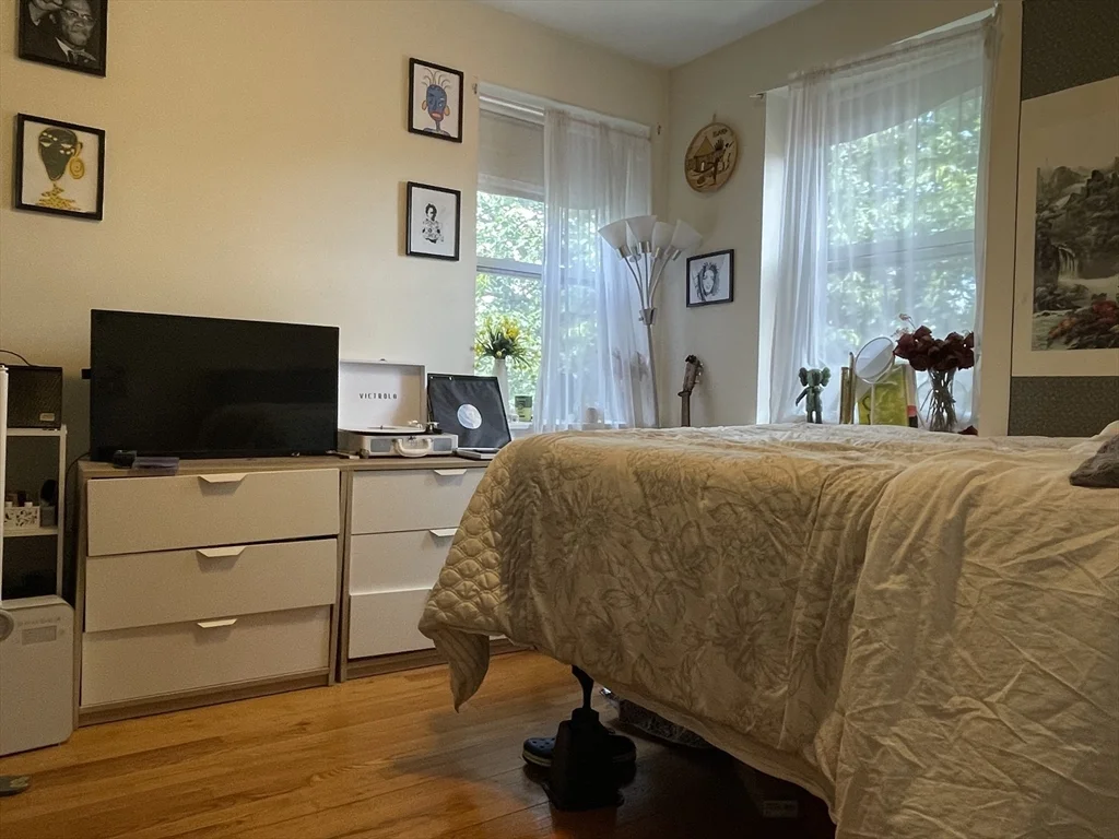 98 Morton St, Jamaica Plain