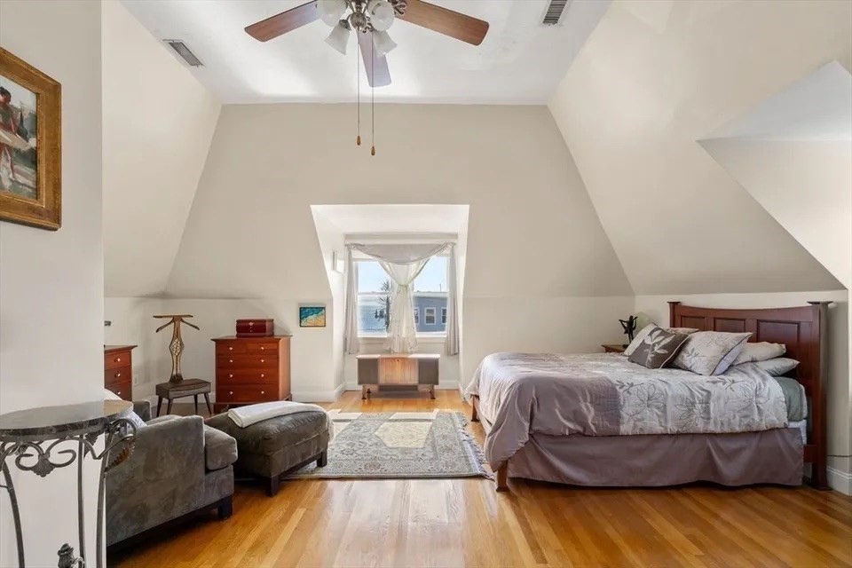 106 Grovers Ave, Winthrop