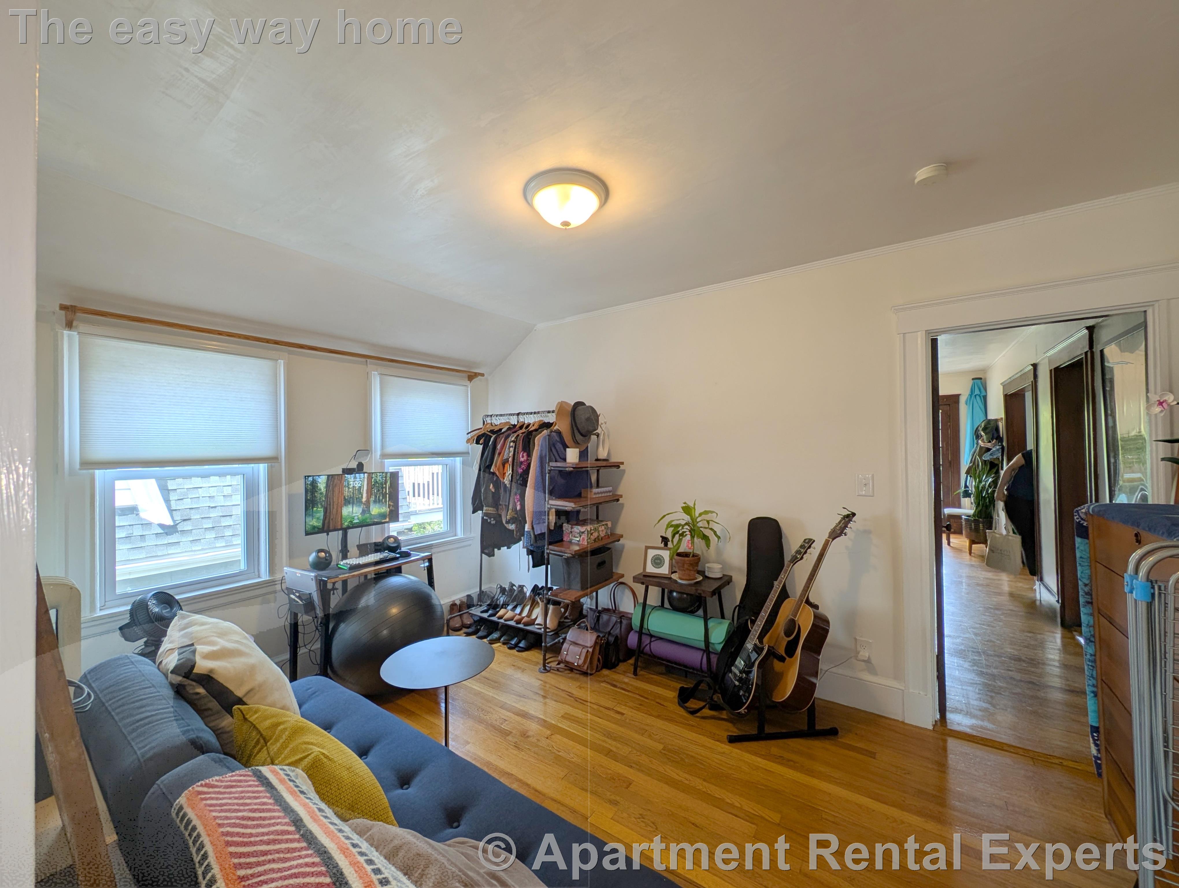 998 Broadway, Davis Square