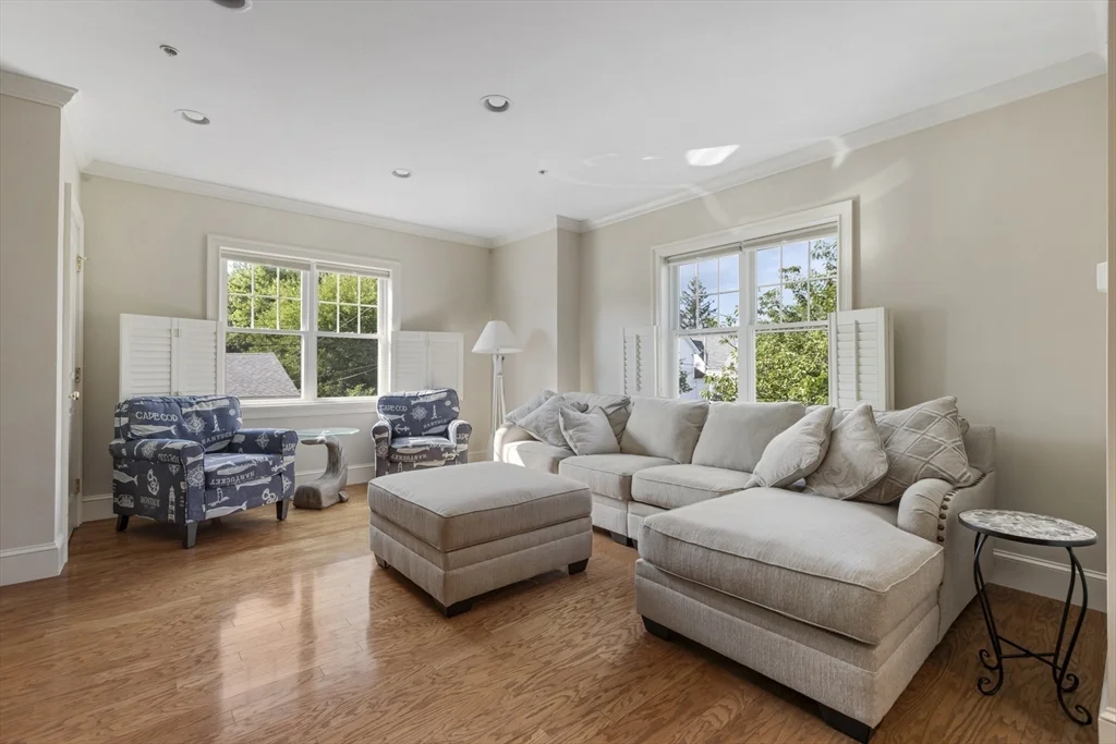 50 Clemence St, Cranston