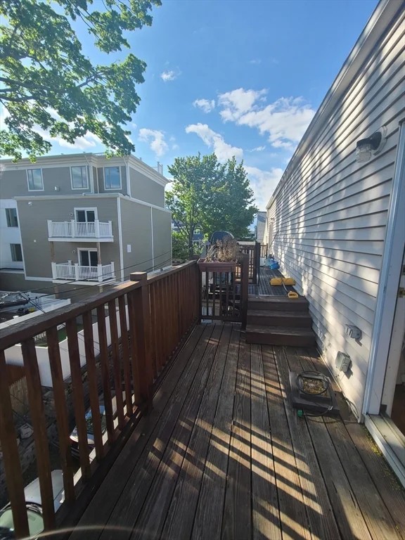 31 Jenkins St, South Boston