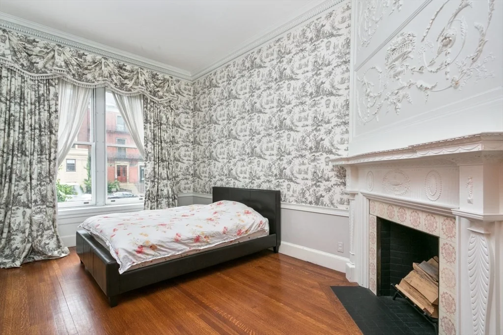 404 Beacon St, Back Bay