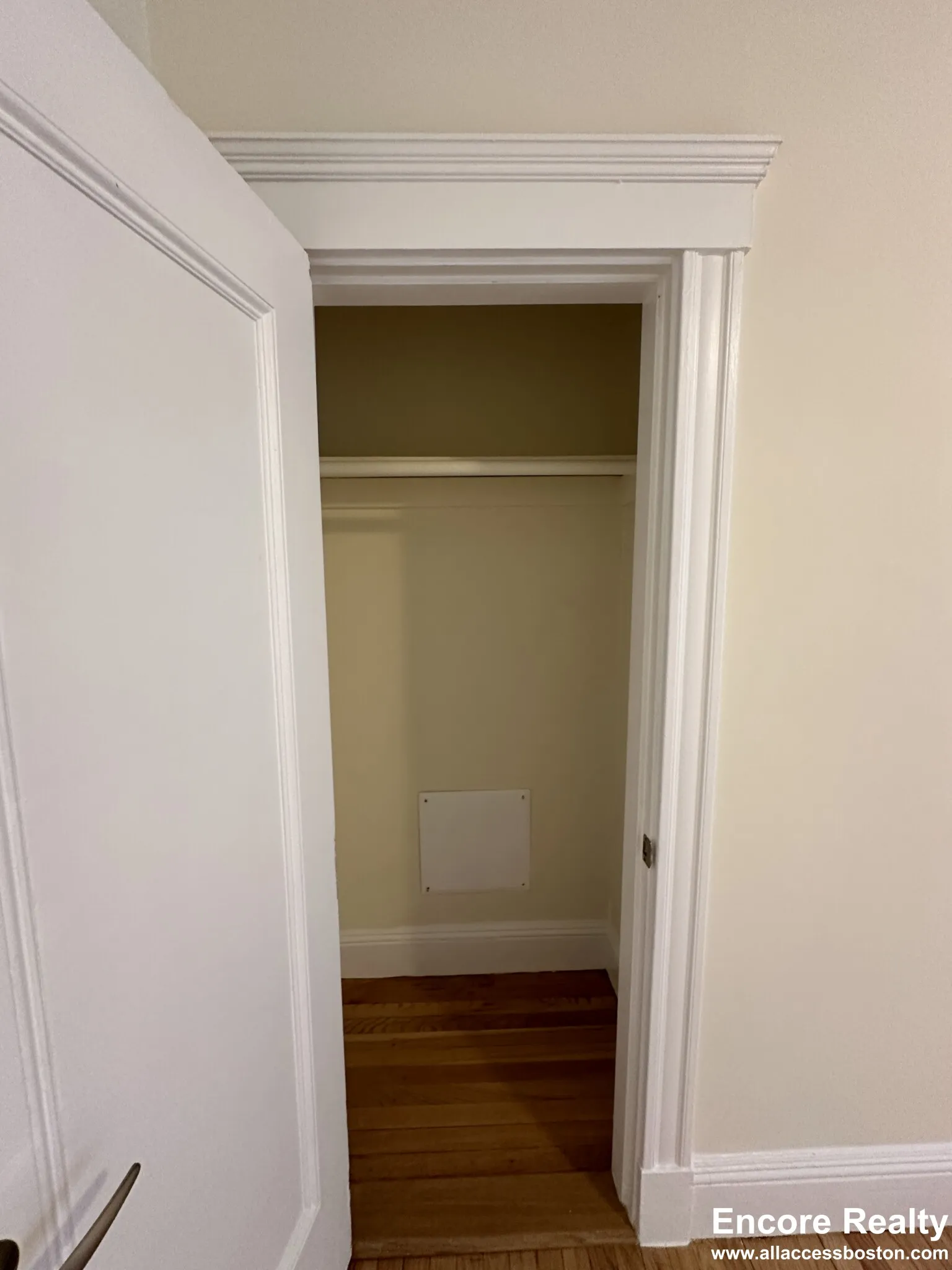 24 Chauncy St, Neighborhood Nine