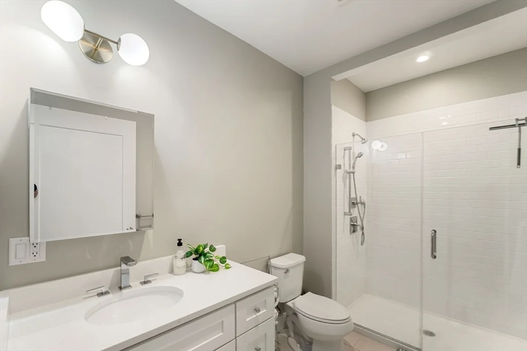 1457 Tremont St, Mission Hill