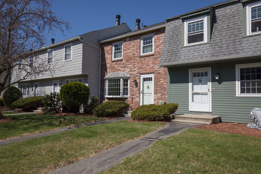 55 Prescott Dr, Chelmsford