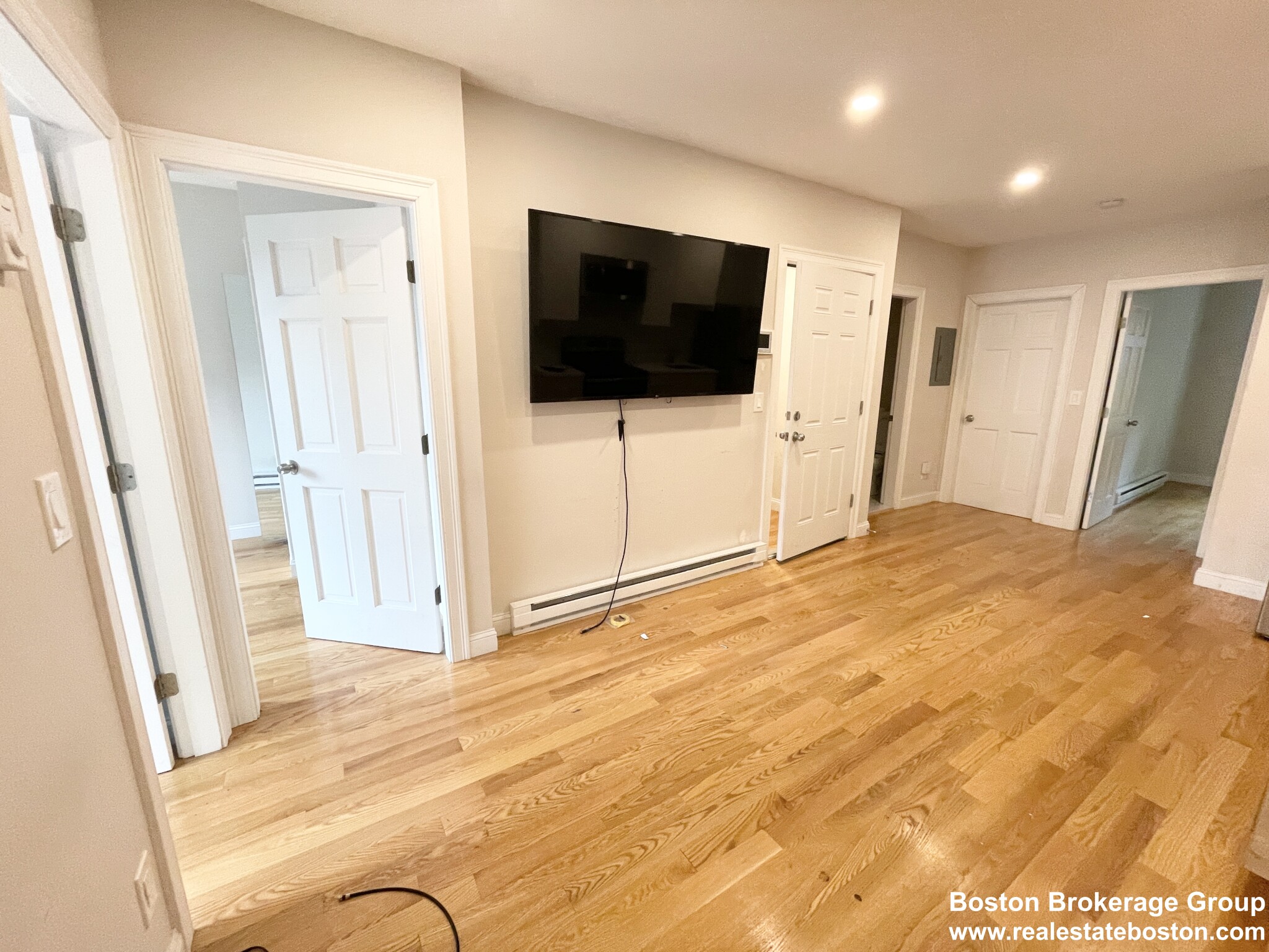 7 Warwick St, Roxbury