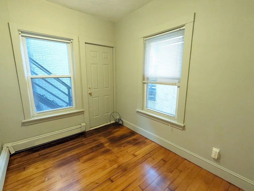 219 Green St, Central Square