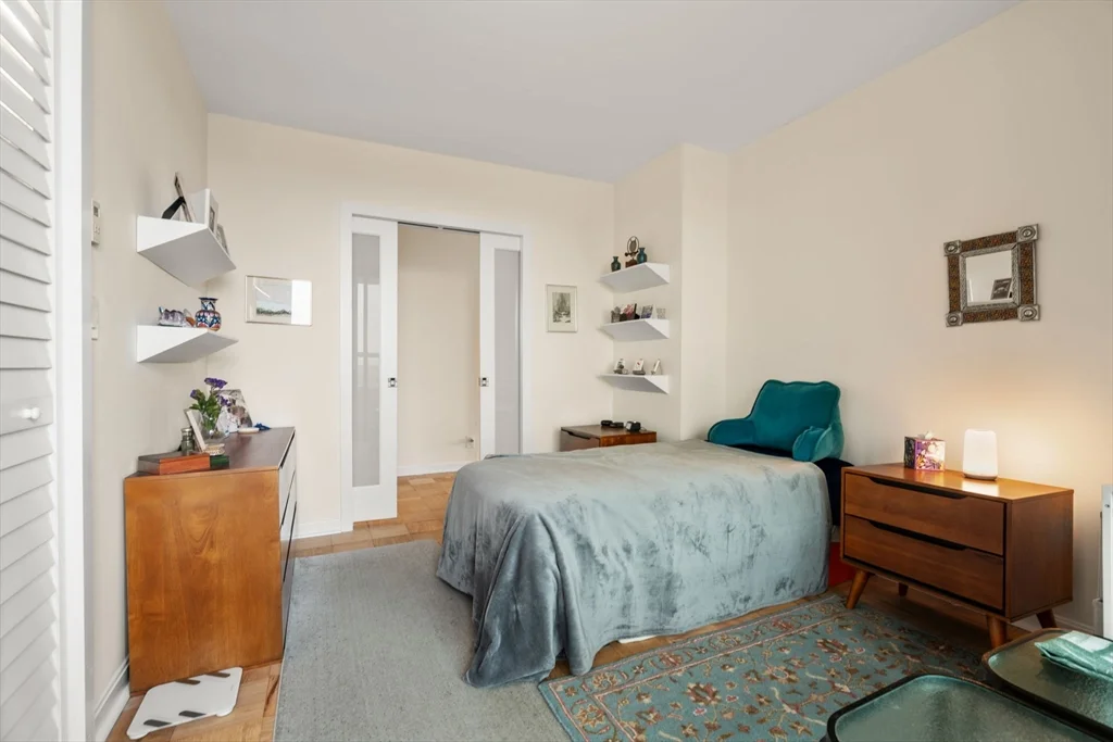 85 E India Row, Waterfront