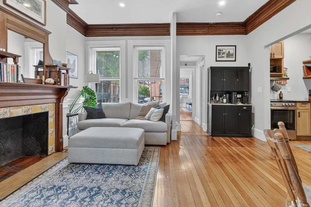 16 Cumberland St, Back Bay