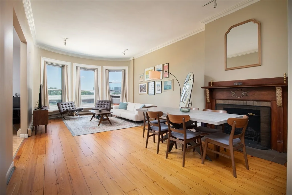 7 Bay State Rd, Fenway