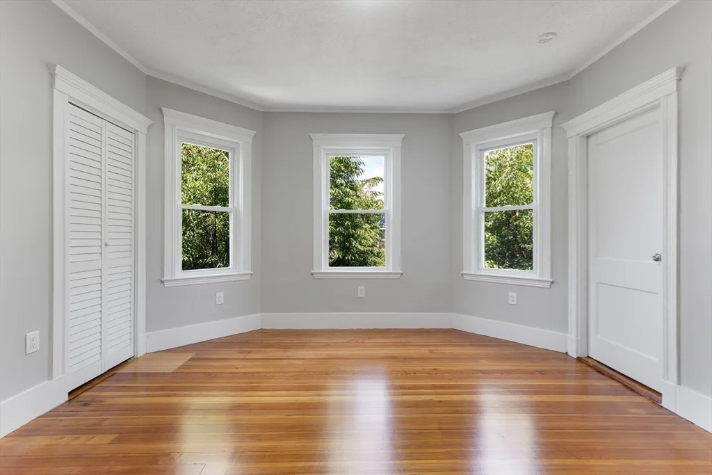 64 Bakersfield, Dorchester