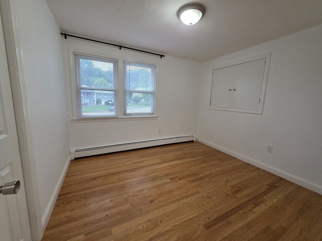 4 Hickey Dr, Framingham