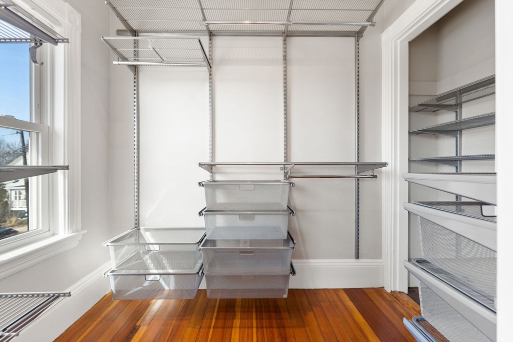 3 Clifford Ave, Beverly