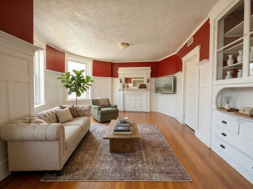 1908 Beacon St, Brookline