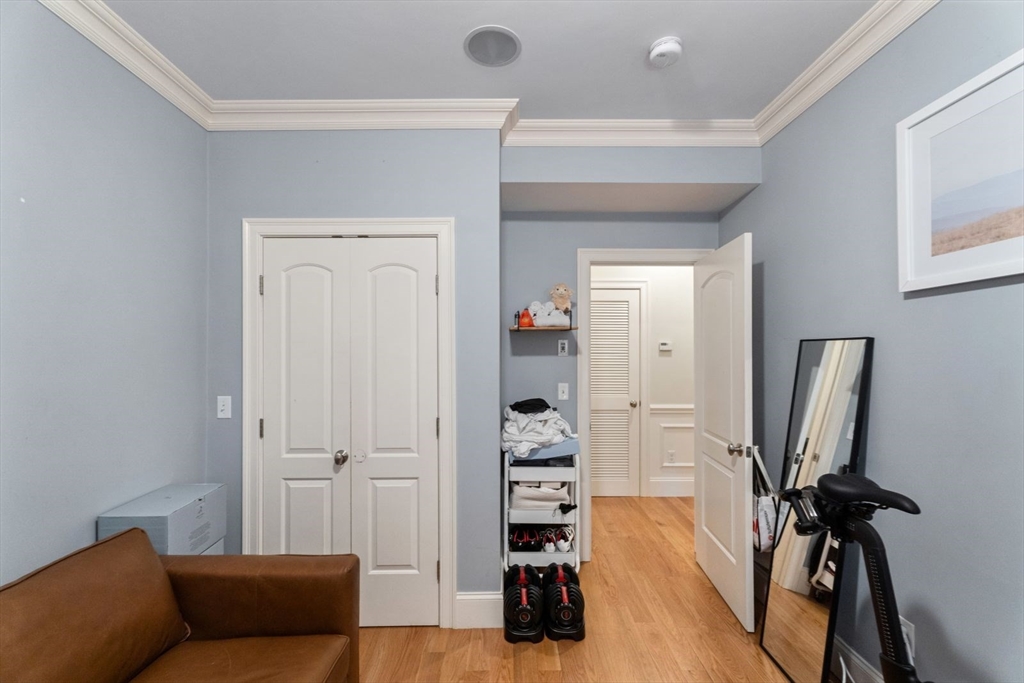 192 W 6th St, South Boston