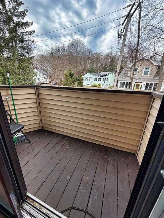 75 Scotch Pond Pl, Quincy