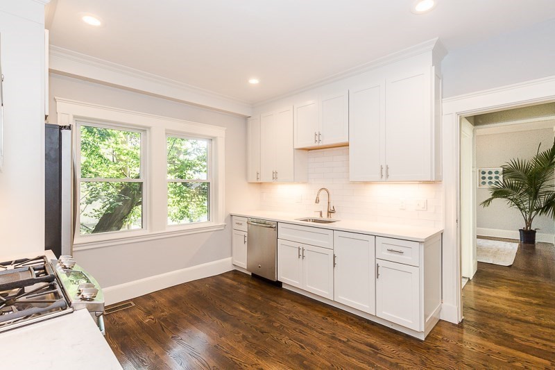 33 Central, Spring Hill