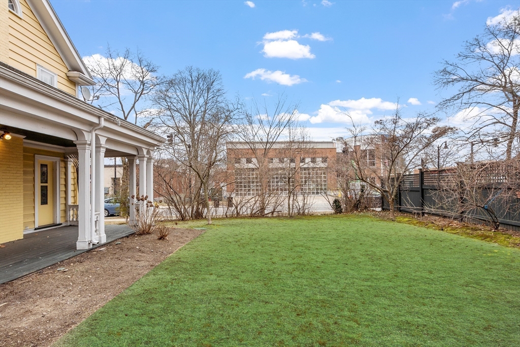 110 Leonard St, Belmont