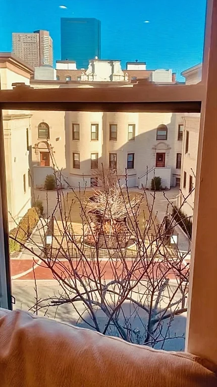 11 Albemarle St, Back Bay