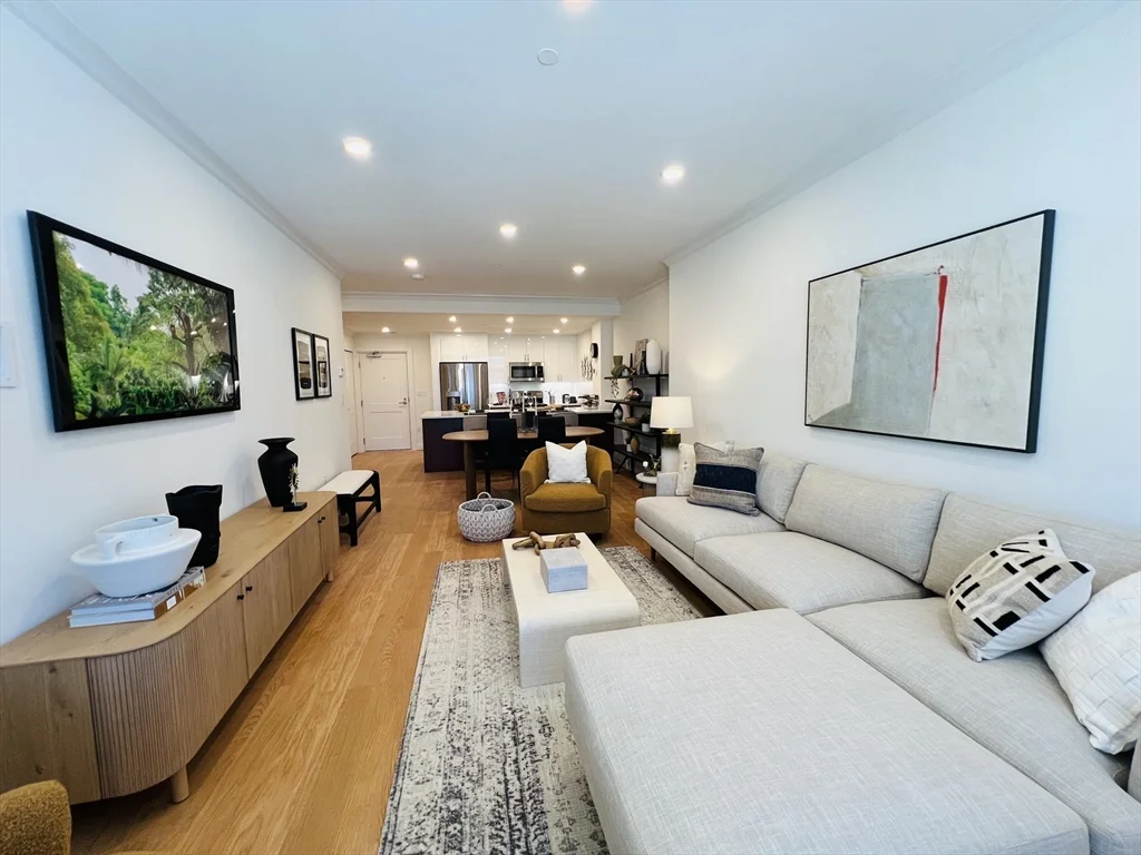 201 Sherman Rd, Chestnut Hill