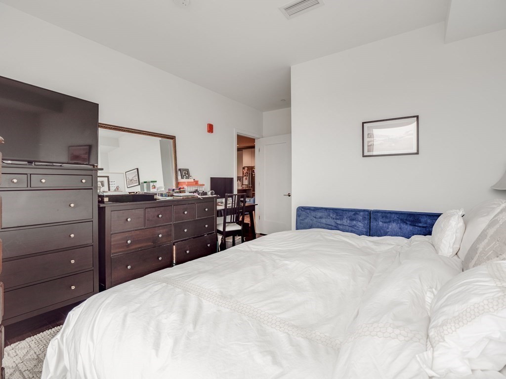 2 West 6th St, South Boston