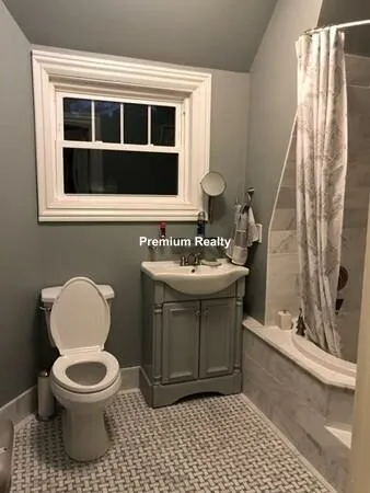 108 Walnut St, Nonantum