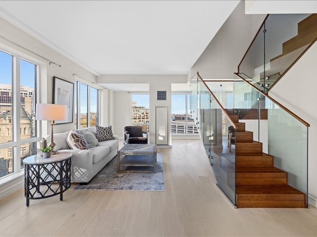 110 Broad St, Waterfront