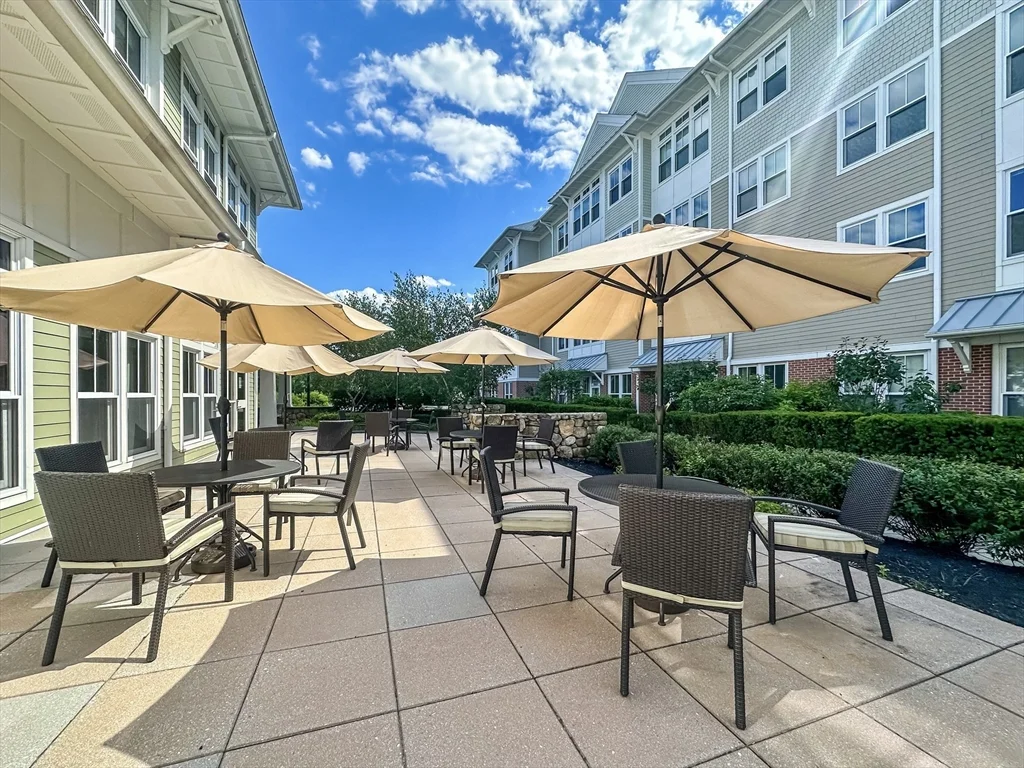 25 Stonehaven Dr, Weymouth